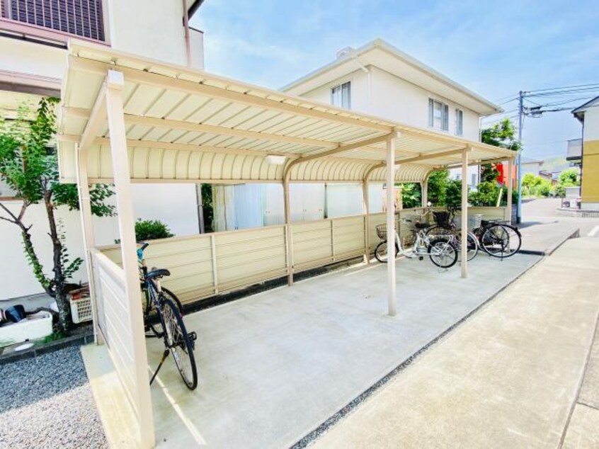  東海道本線/草薙駅 バス25分常葉短期大入口下車:停歩8分 1階 築32年