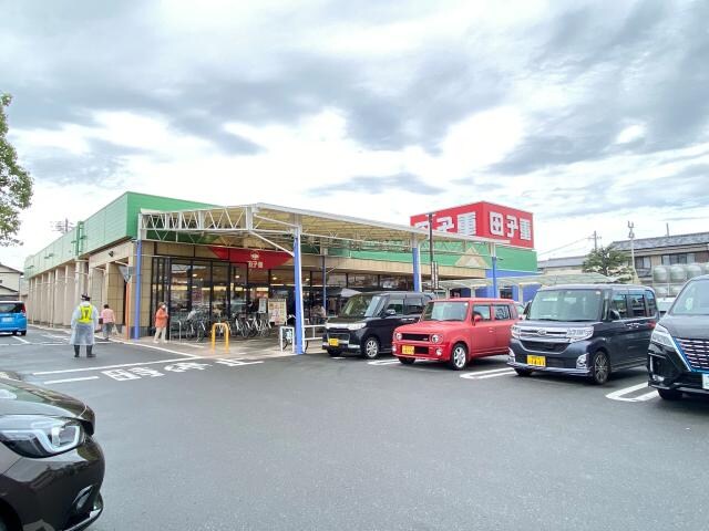 スーパー田子重セナ店(スーパー)まで818m 東海道本線/草薙駅 バス25分常葉短期大入口下車:停歩8分 1階 築32年