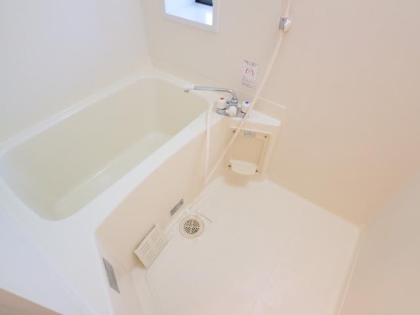  東海道本線/静岡駅 バス30分鳥坂営業所下車:停歩10分 1階 築18年