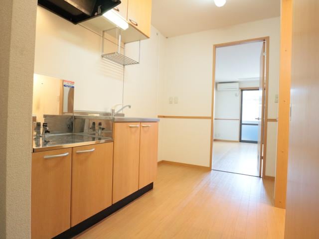  東海道本線/静岡駅 バス30分鳥坂営業所下車:停歩10分 1階 築18年