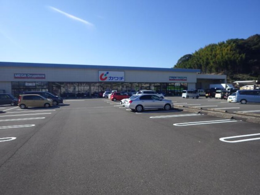 カワチ薬品清水鳥坂店(ドラッグストア)まで575m 東海道本線/静岡駅 バス30分鳥坂営業所下車:停歩10分 1階 築16年