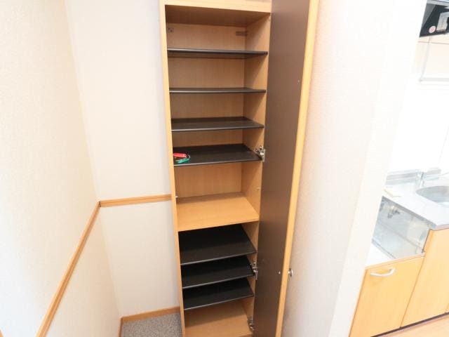  東海道本線/静岡駅 バス30分鳥坂営業所下車:停歩10分 1階 築18年