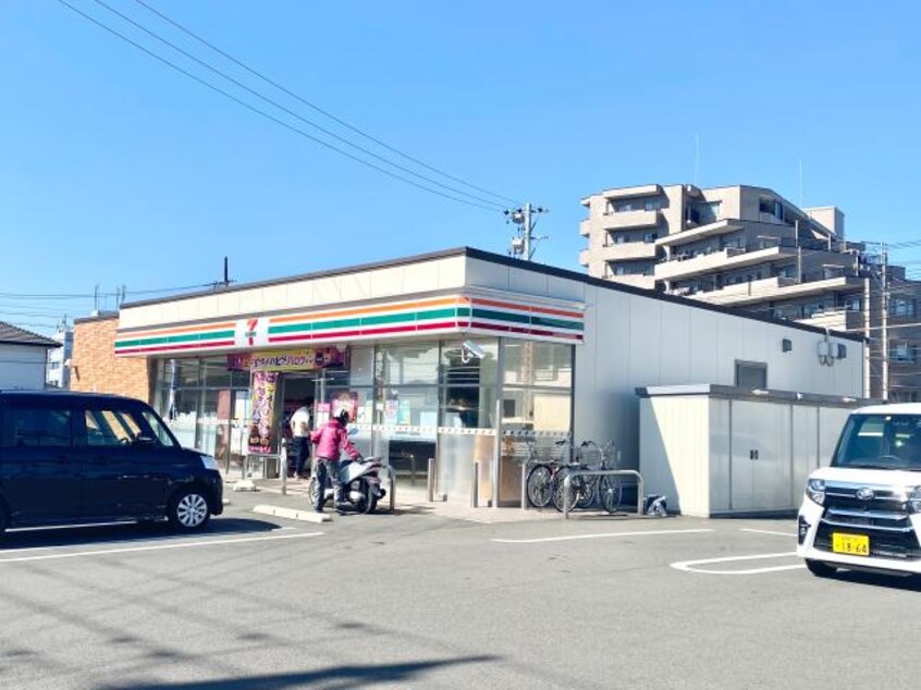 セブンイレブン静岡国吉田店(コンビニ)まで408m 静岡鉄道静岡清水線/県総合運動場駅 徒歩5分 3階 築23年