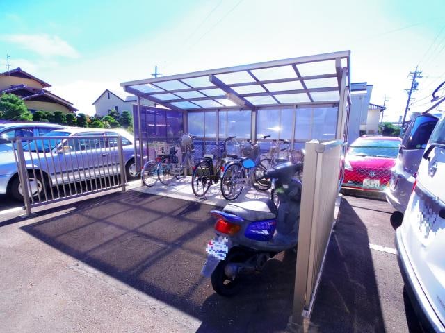 東海道本線/草薙駅 バス13分西奈中学常葉大学入口下車:停歩8分 2階 築31年
