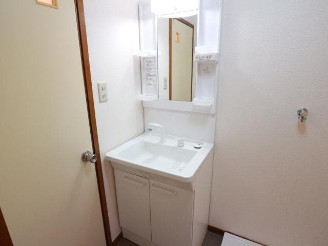 同物件イメージ 東海道本線/草薙駅 バス13分西奈中学常葉大学入口下車:停歩8分 2階 築31年