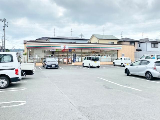 セブンイレブン清水長崎北店(コンビニ)まで700m 東海道本線/草薙駅 徒歩8分 1階 築16年