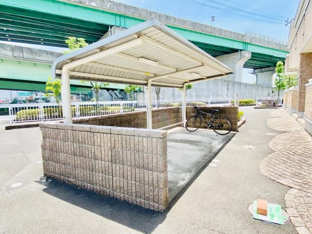  東海道本線/静岡駅 バス26分フレスポ静岡下車:停歩3分 1階 築16年