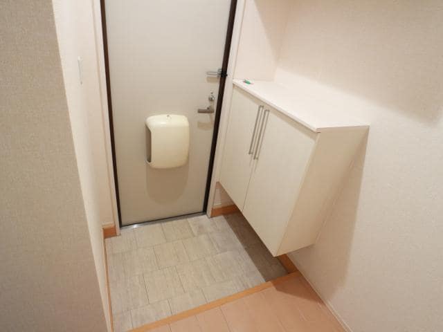  東海道本線/草薙駅 バス24分南沼上下車:停歩1分 1階 築17年