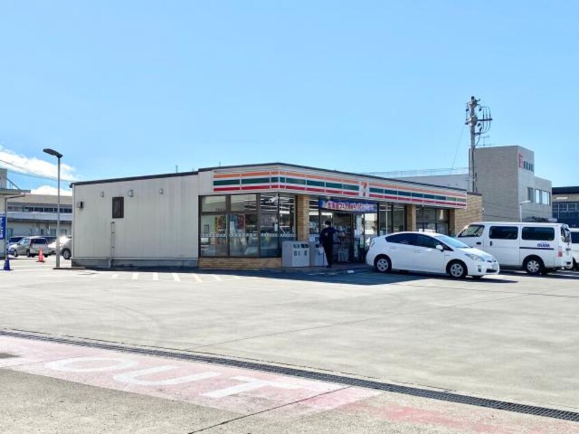 セブンイレブン静岡草薙ＳＳ店(コンビニ)まで778m 静岡鉄道静岡清水線/県立美術館前駅 徒歩14分 2階 築17年