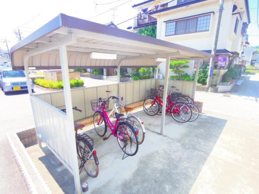  静岡鉄道静岡清水線/新静岡駅 バス22分東部団地下車:停歩6分 1階 築16年
