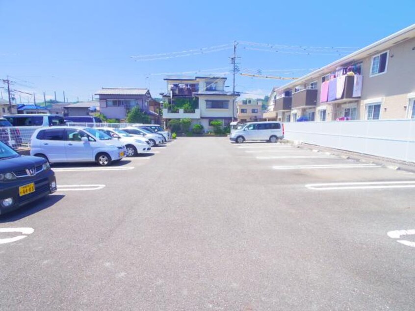  静岡鉄道静岡清水線/新静岡駅 バス22分東部団地下車:停歩6分 1階 築16年