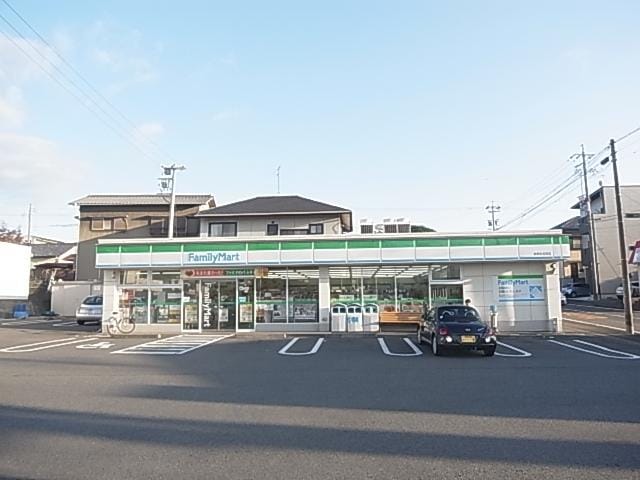 ファミリーマート静岡中吉田店(コンビニ)まで483m 静岡鉄道静岡清水線/県総合運動場駅 徒歩8分 1階 築35年
