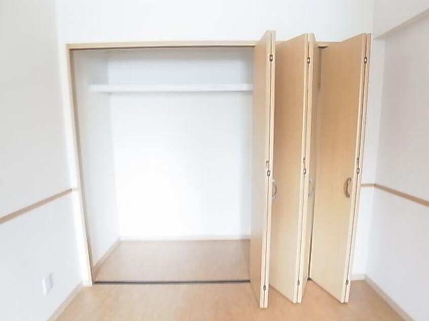  東海道本線/草薙駅 徒歩23分 2階 築15年