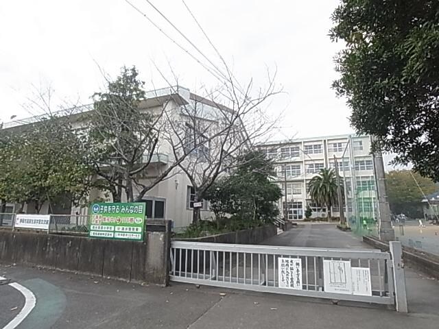 静岡市立清水高部小学校(小学校)まで1486m 静岡鉄道静岡清水線/狐ケ崎駅 徒歩18分 1階 築15年