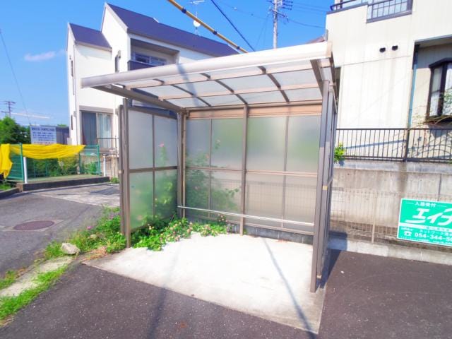  東海道本線/草薙駅 徒歩6分 1-2階 築15年