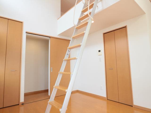  東海道本線/草薙駅 徒歩6分 1-2階 築15年