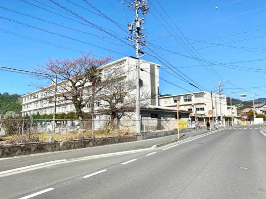 静岡市立西奈小学校(小学校)まで1242m 東海道本線/草薙駅 バス20分瀬名新田下車:停歩3分 2階 築26年