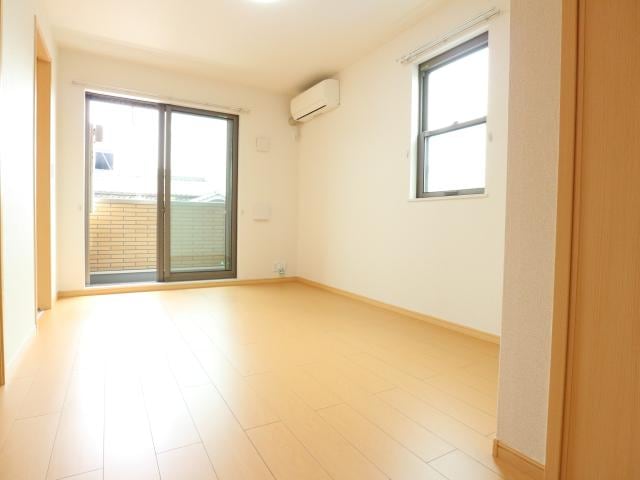  東海道本線/草薙駅 バス12分瀬名リンク西奈前下車:停歩5分 1階 築15年