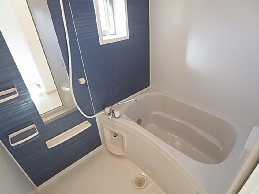  東海道本線/草薙駅 バス12分瀬名リンク西奈前下車:停歩5分 3階 築14年