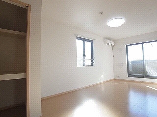  東海道本線/草薙駅 バス12分瀬名リンク西奈前下車:停歩5分 3階 築14年