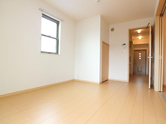  東海道本線/草薙駅 バス12分瀬名リンク西奈前下車:停歩5分 1階 築14年