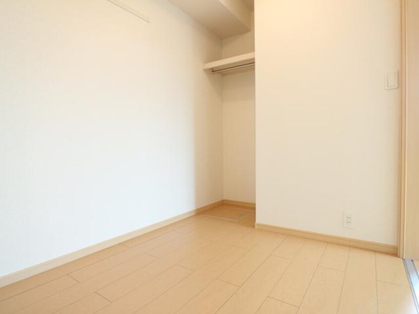  東海道本線/草薙駅 バス12分瀬名リンク西奈前下車:停歩5分 1階 築15年