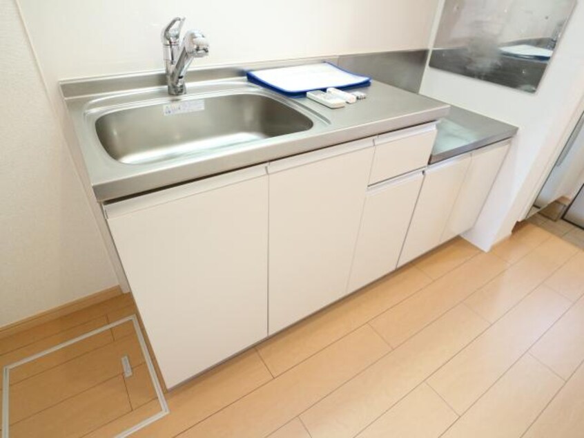  東海道本線/草薙駅 バス12分瀬名リンク西奈前下車:停歩5分 1階 築15年