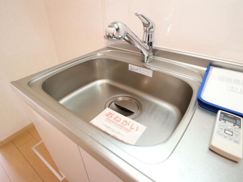  東海道本線/草薙駅 バス12分瀬名リンク西奈前下車:停歩5分 1階 築15年