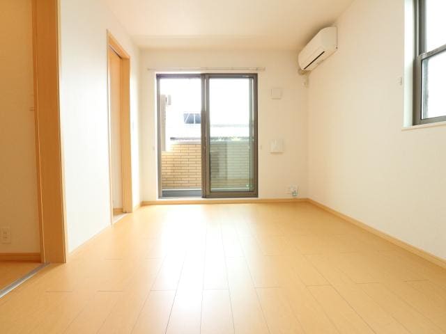  東海道本線/草薙駅 バス12分瀬名リンク西奈前下車:停歩5分 1階 築14年