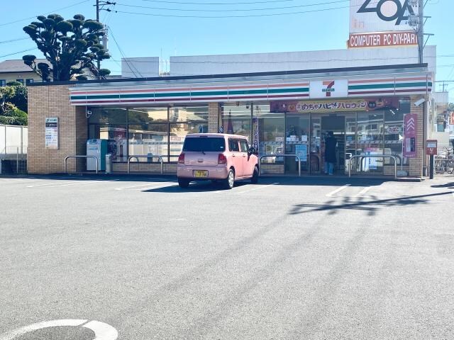 セブンイレブン静岡中吉田店(コンビニ)まで243m 静岡鉄道静岡清水線/県立美術館前駅 徒歩2分 1階 築31年