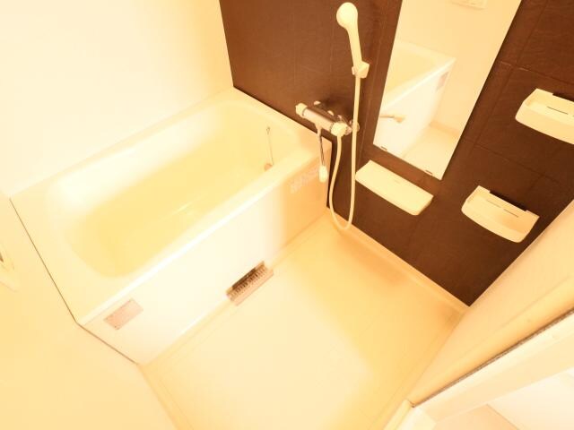  東海道本線/草薙駅 バス12分東瀬名町下車:停歩6分 1階 築14年