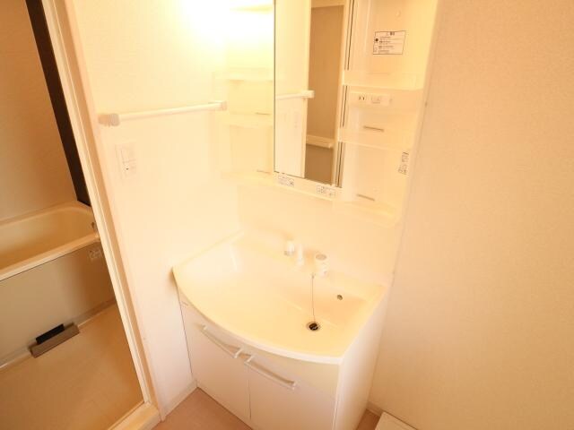  東海道本線/草薙駅 バス12分東瀬名町下車:停歩6分 1階 築14年