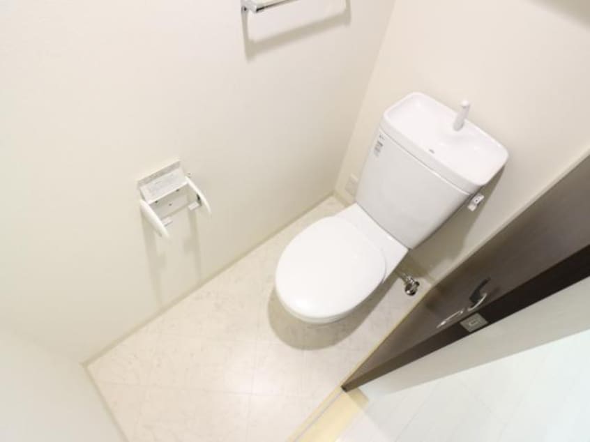  東海道本線/静岡駅 バス20分南瀬名町下車:停歩13分 1階 築13年