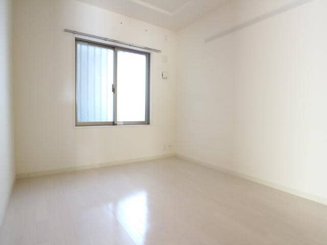  東海道本線/静岡駅 バス20分南瀬名町下車:停歩13分 1階 築13年