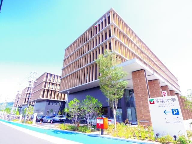私立常葉大学短期大学部静岡草薙キャンパス(大学/短大/専門学校)まで2355m 東海道本線/静岡駅 バス28分東高前下車:停歩8分 1-2階 築13年