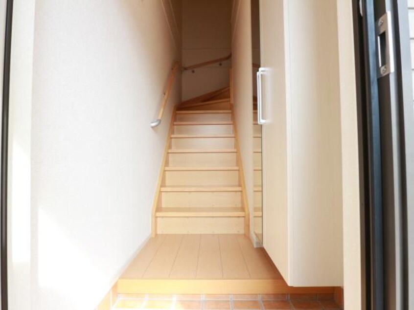  東海道本線/草薙駅 バス18分瀬名新田下下車:停歩4分 2階 築12年