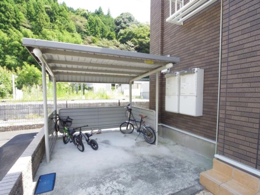  東海道本線/草薙駅 バス22分瀬名神殿下下車:停歩5分 2階 築12年