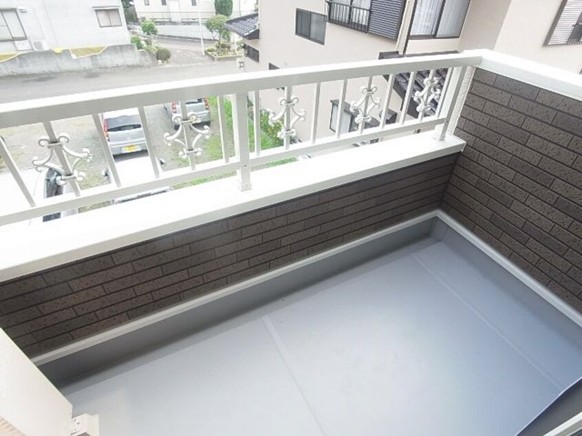  東海道本線/草薙駅 バス22分瀬名神殿下下車:停歩5分 2階 築12年