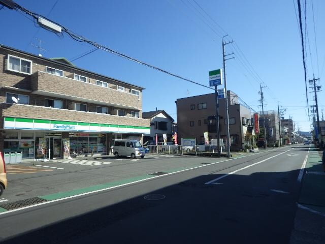 ファミリーマート瀬名中央店(コンビニ)まで495m 東海道本線/草薙駅 バス11分常葉大学付属橘高校入口下車:停歩7分 2階 築33年