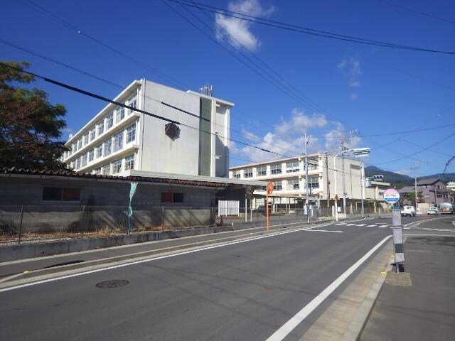 静岡市立西奈小学校(小学校)まで983m 東海道本線/草薙駅 バス15分瀬名新田下下車:停歩2分 2階 築10年