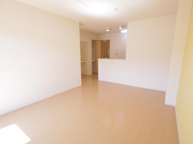  静岡鉄道静岡清水線/狐ケ崎駅 徒歩19分 1階 築11年