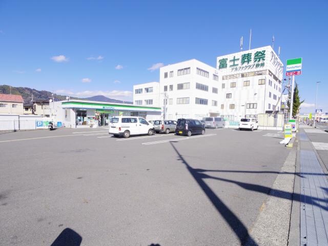 ファミリーマート清水楠新田東店(コンビニ)まで501m 東海道本線/草薙駅 徒歩14分 1階 築18年