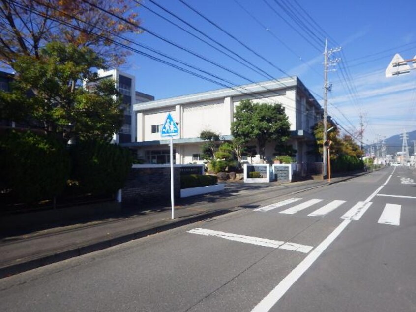 静岡市立西奈南小学校(小学校)まで1559m 東海道本線/草薙駅 徒歩18分 2階 築10年