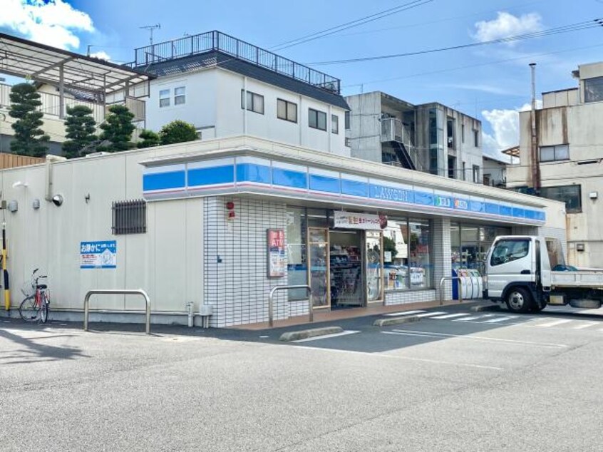 ローソン清水草薙杉道店(コンビニ)まで606m 静岡鉄道静岡清水線/御門台駅 徒歩3分 2階 築33年