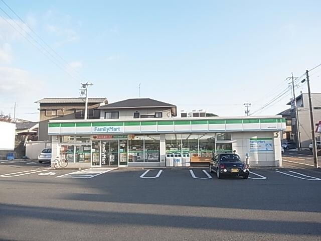 ファミリーマート静岡中吉田店(コンビニ)まで996m 静岡鉄道静岡清水線/県立美術館前駅 徒歩14分 2階 築24年