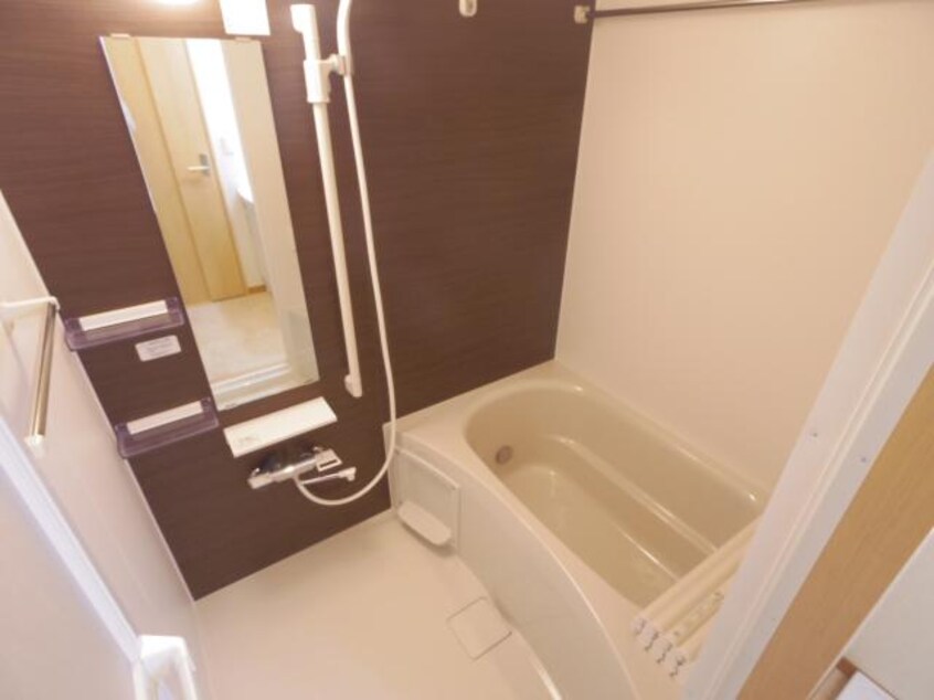  静岡鉄道静岡清水線/新静岡駅 バス17分瀬名川一丁目下車:停歩3分 2階 築9年