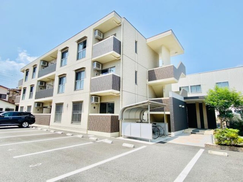  静岡鉄道静岡清水線/新静岡駅 バス17分瀬名川一丁目下車:停歩3分 2階 築9年