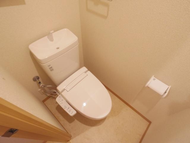  静岡鉄道静岡清水線/新静岡駅 バス17分瀬名川一丁目下車:停歩3分 2階 築9年