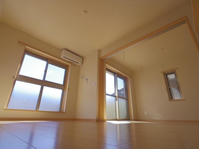  静岡鉄道静岡清水線/新静岡駅 バス17分瀬名川一丁目下車:停歩3分 2階 築9年