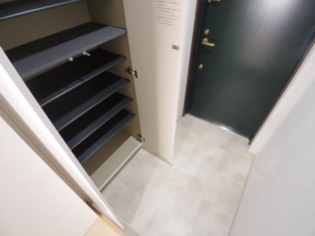  東海道本線/草薙駅 バス12分瀬名リンク西奈前下車:停歩9分 1階 築8年